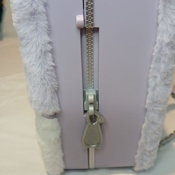 Na! Na! Na! Surprise 3-in-1 Bedroom Playset Maya Whiskerfull Fashion Doll, Fuzzy - Picture 14 of 14